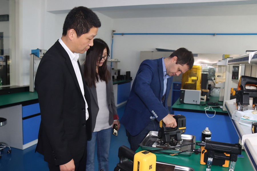 亚洲精品久久一区二区三区