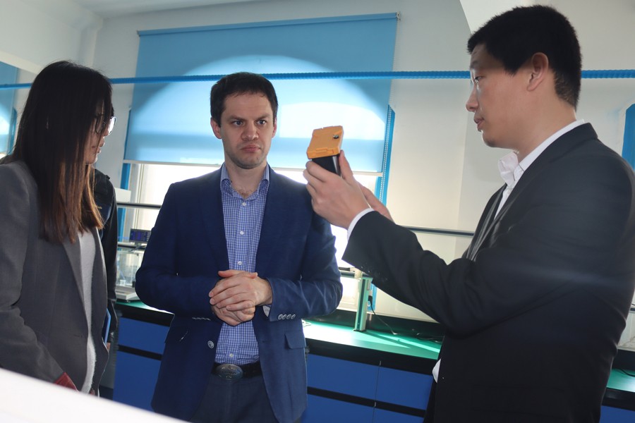 亚洲精品久久一区二区三区