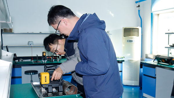 亚洲精品久久一区二区三区