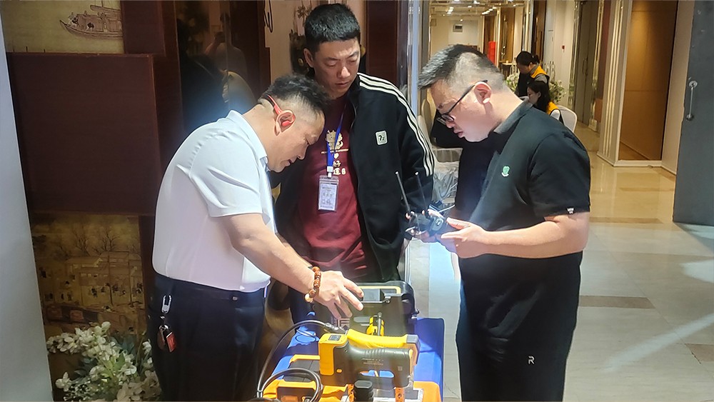 亚洲精品久久一区二区三区