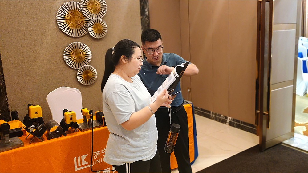 亚洲精品久久一区二区三区