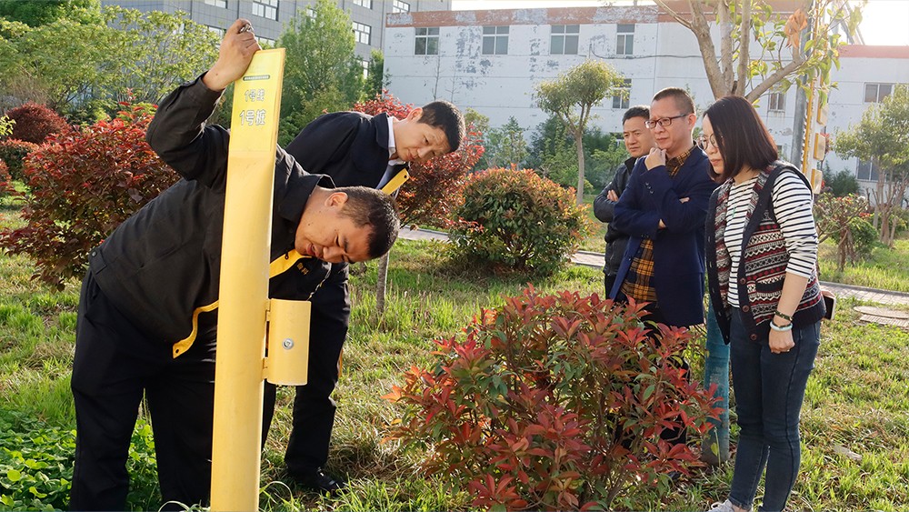 亚洲精品久久一区二区三区