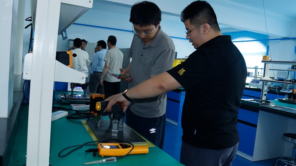 亚洲精品久久一区二区三区