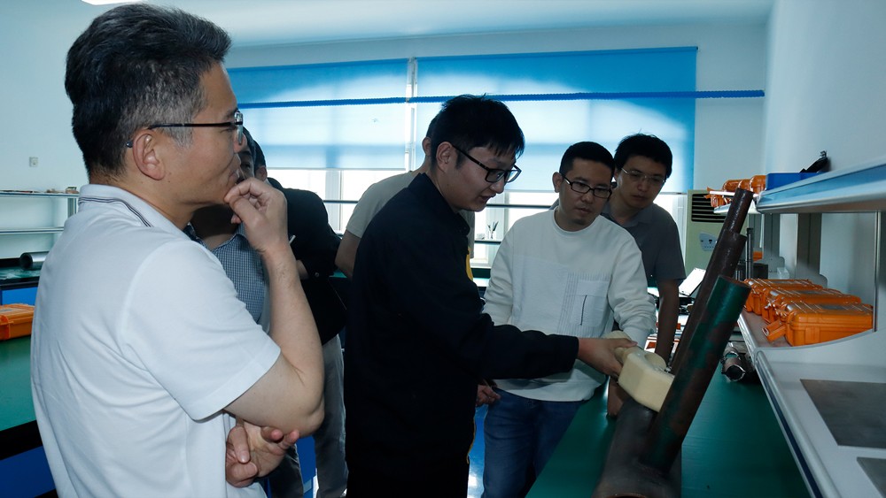 亚洲精品久久一区二区三区