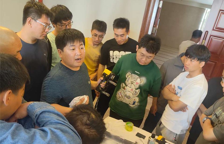 亚洲精品久久一区二区三区