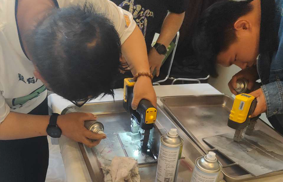 亚洲精品久久一区二区三区