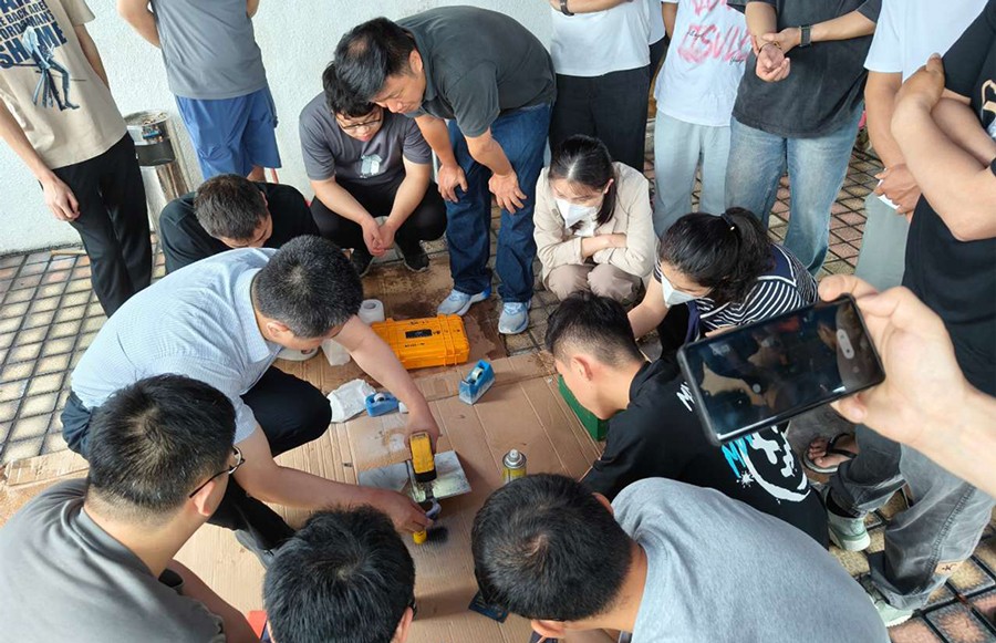 亚洲精品久久一区二区三区