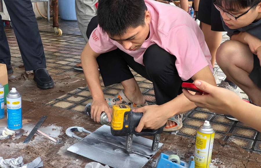 亚洲精品久久一区二区三区