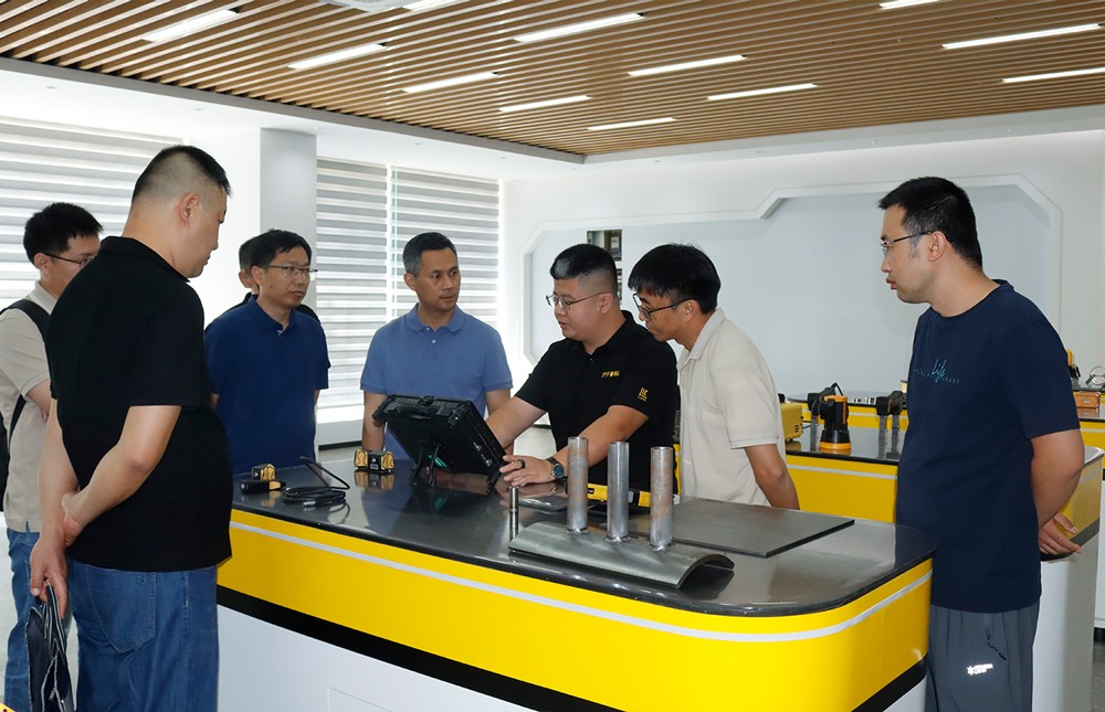 亚洲精品久久一区二区三区