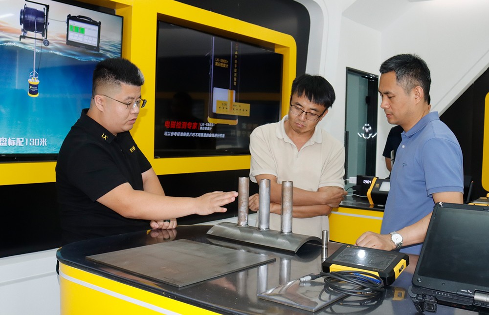 亚洲精品久久一区二区三区