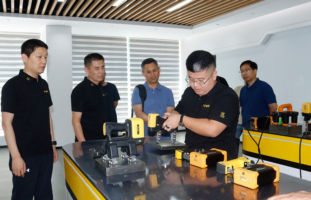 亚洲精品久久一区二区三区