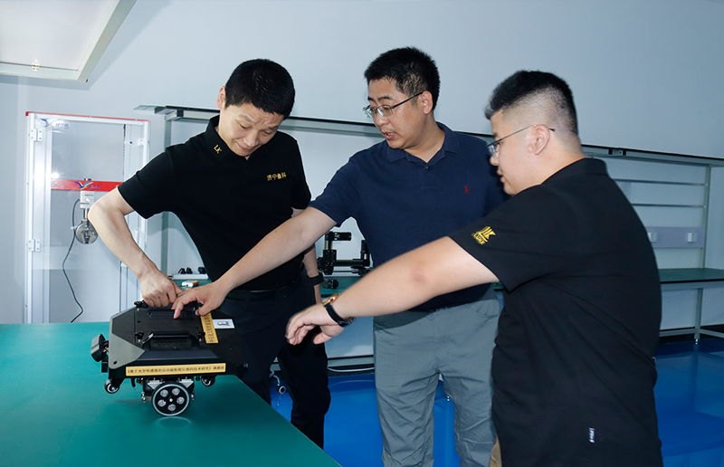 亚洲精品久久一区二区三区