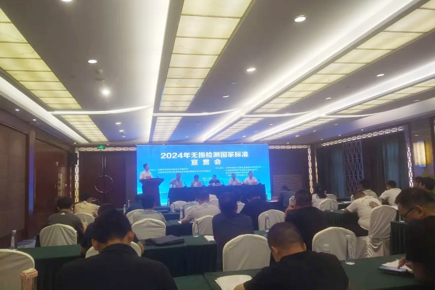 亚洲精品久久一区二区三区