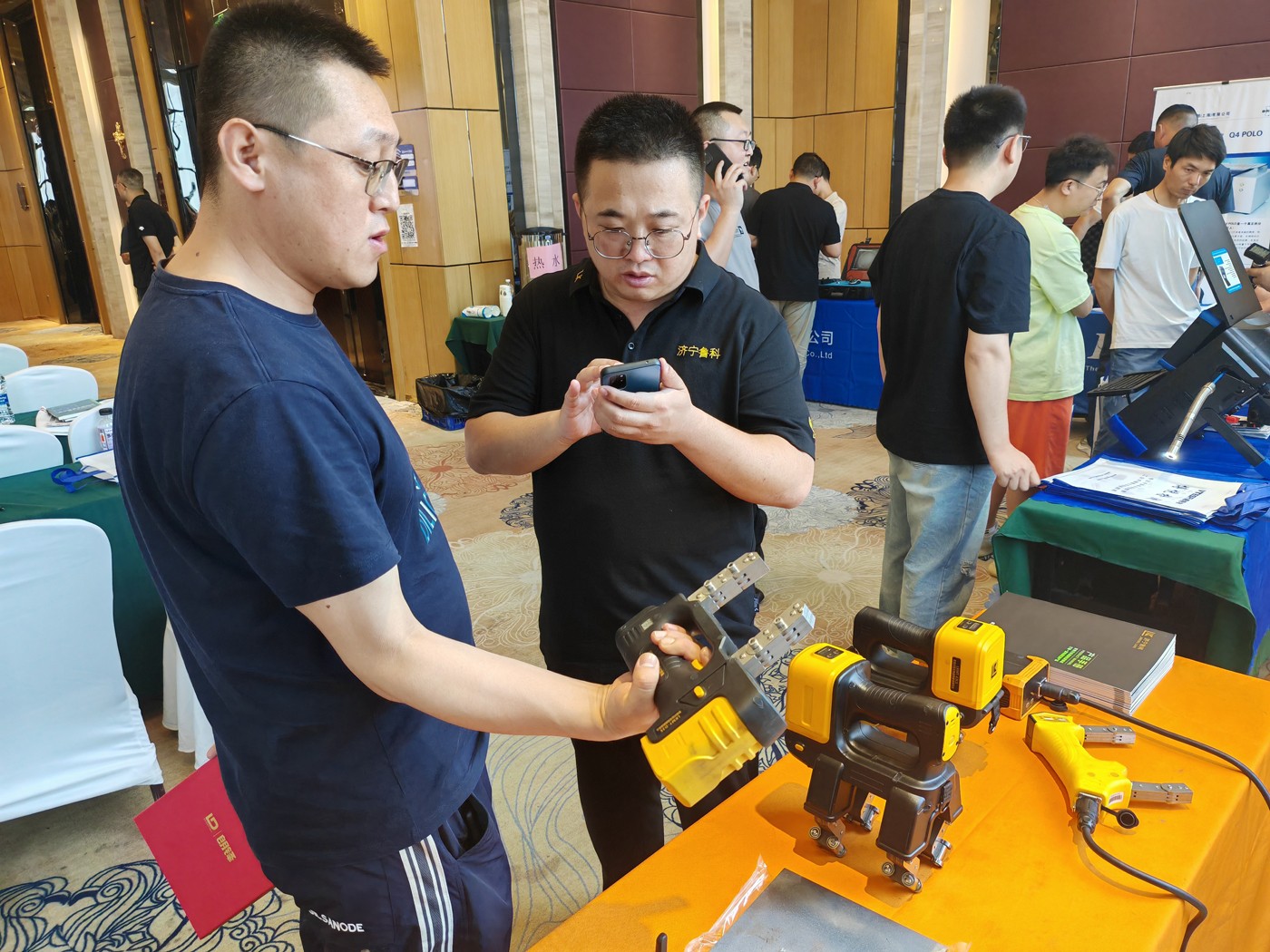 亚洲精品久久一区二区三区