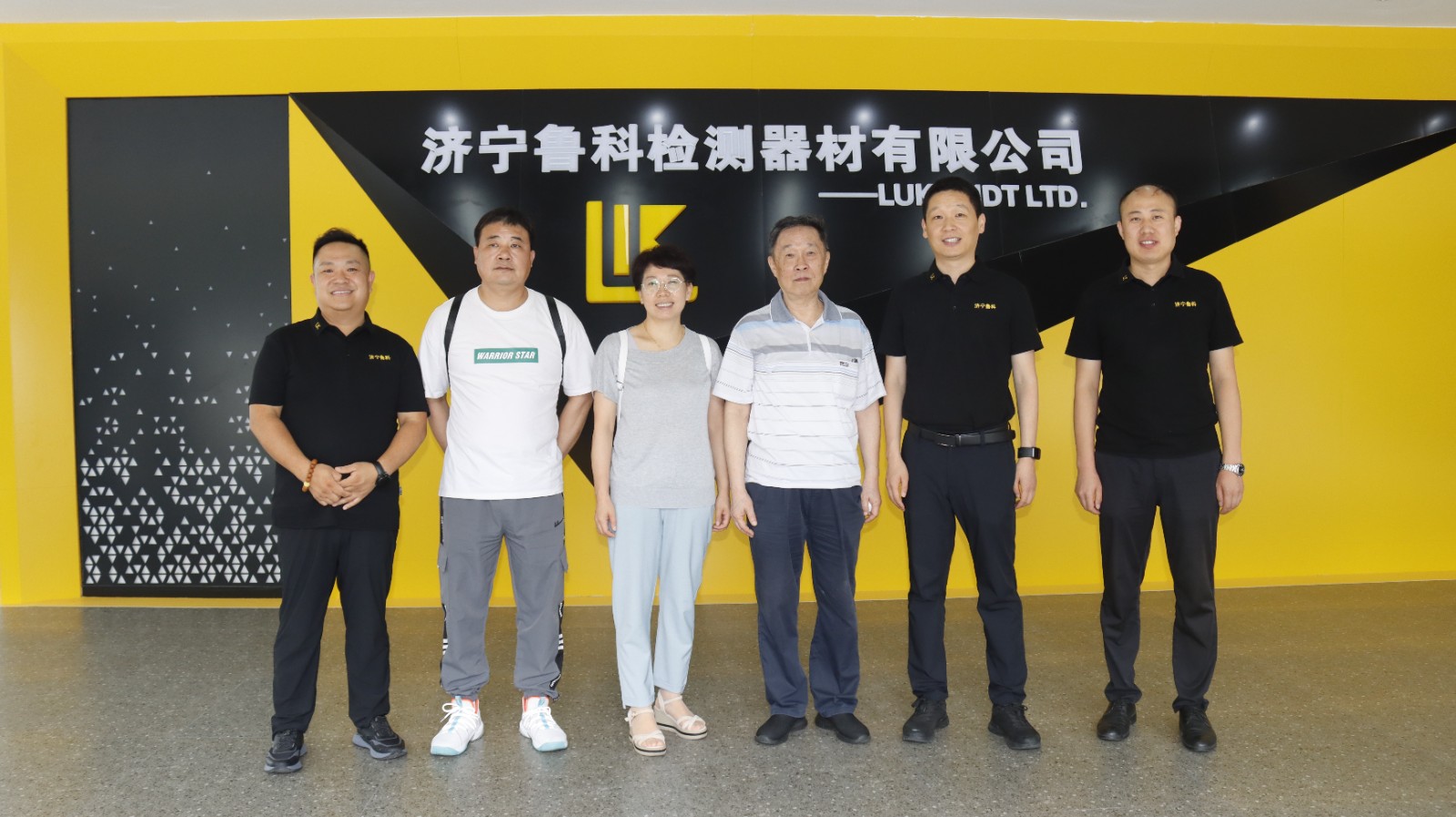 亚洲精品久久一区二区三区