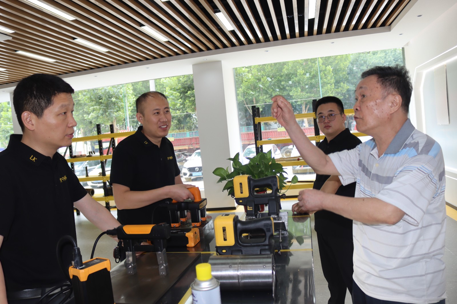 亚洲精品久久一区二区三区