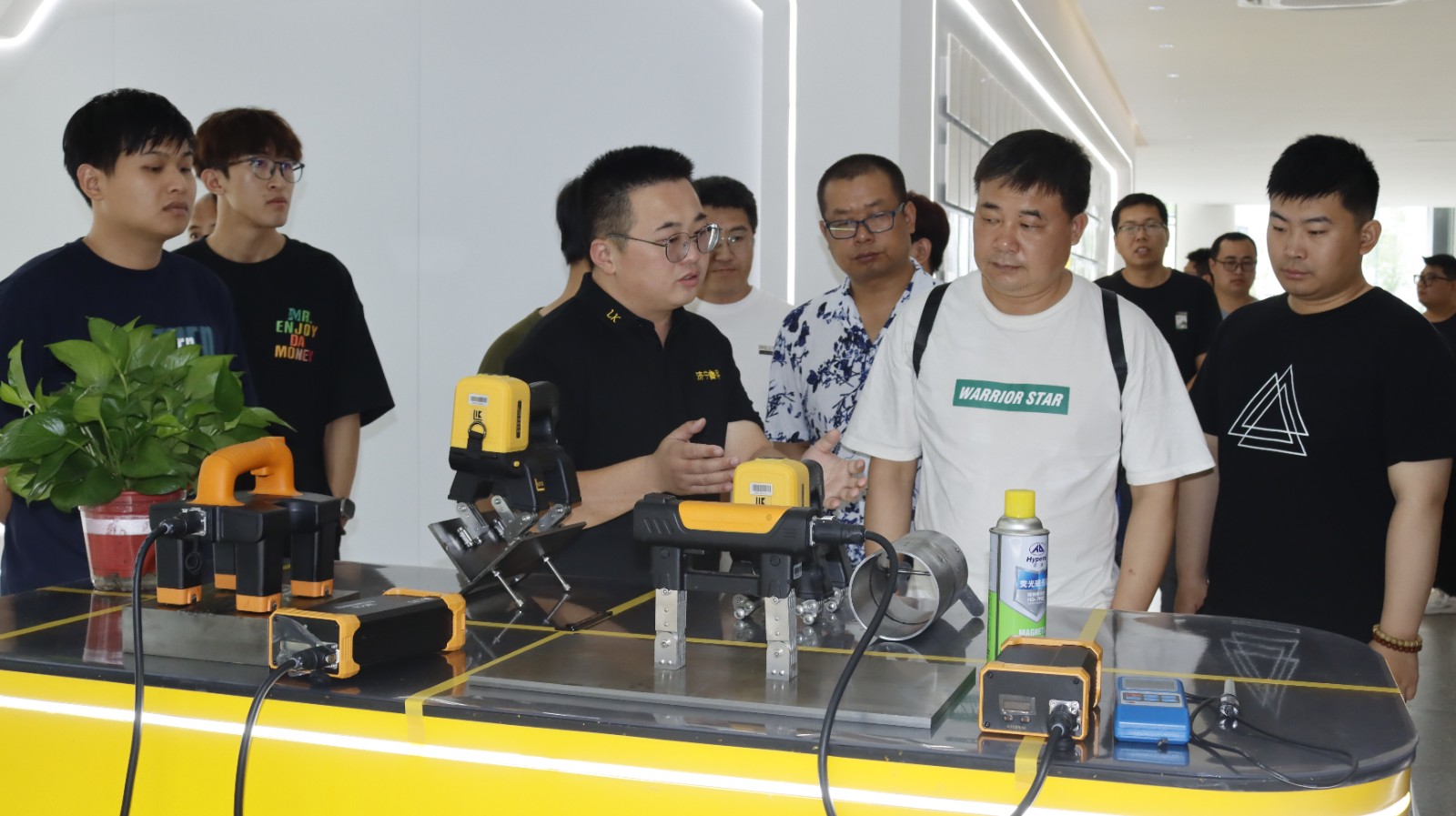 亚洲精品久久一区二区三区