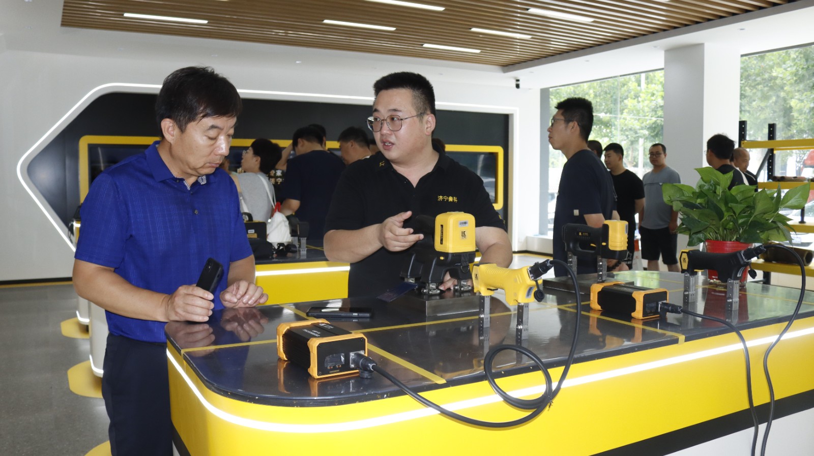 亚洲精品久久一区二区三区