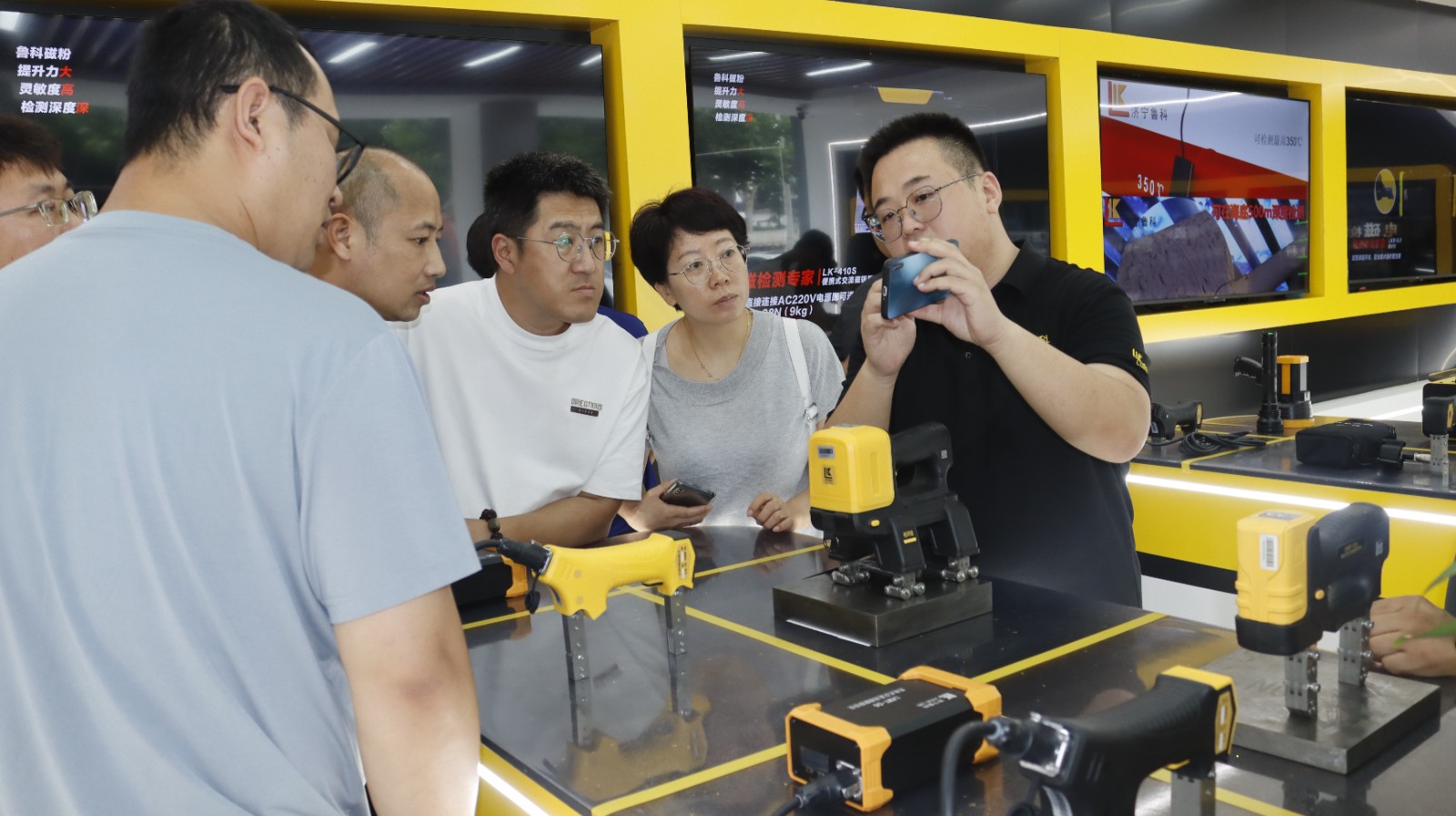 亚洲精品久久一区二区三区