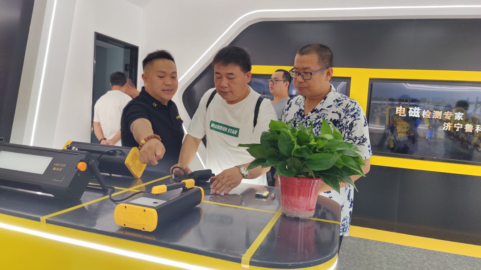 亚洲精品久久一区二区三区