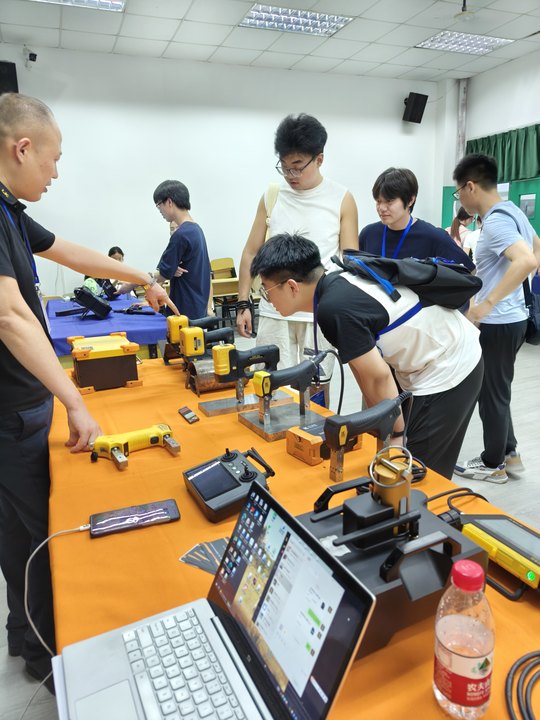 亚洲精品久久一区二区三区