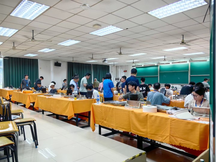 亚洲精品久久一区二区三区