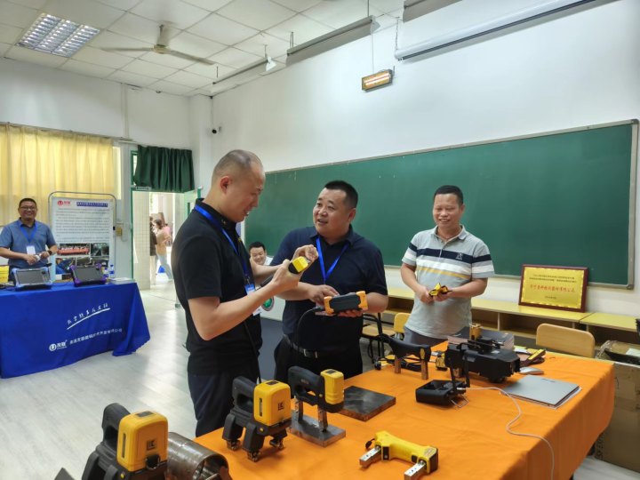 亚洲精品久久一区二区三区