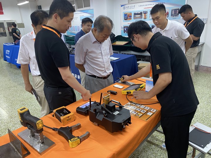 亚洲精品久久一区二区三区