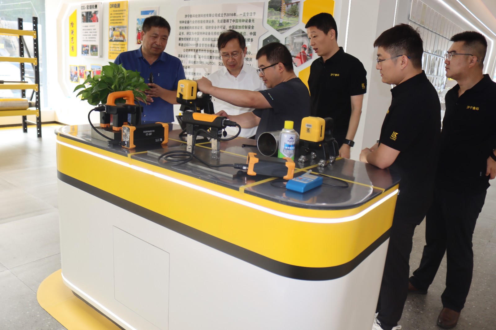 亚洲精品久久一区二区三区