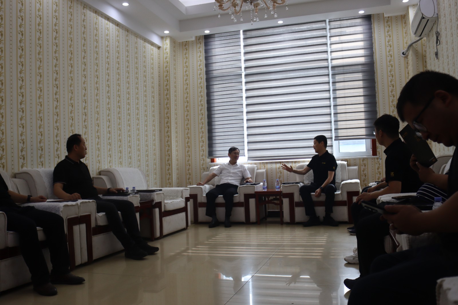 亚洲精品久久一区二区三区