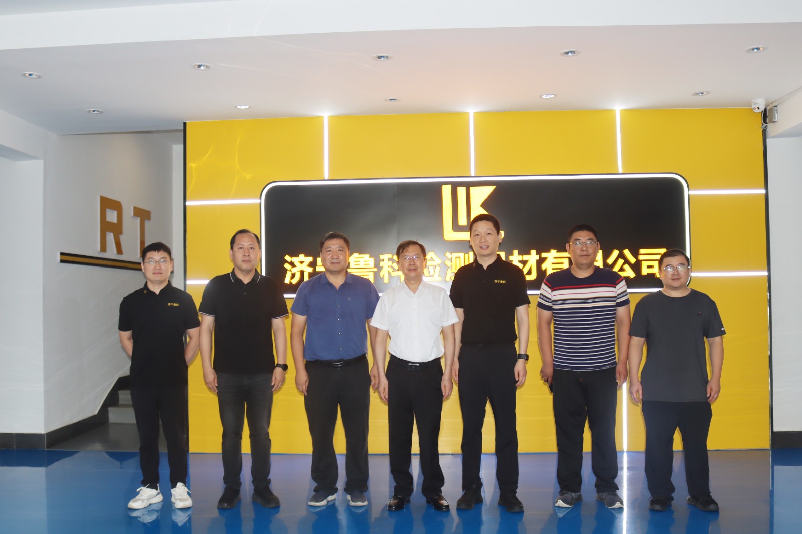 亚洲精品久久一区二区三区