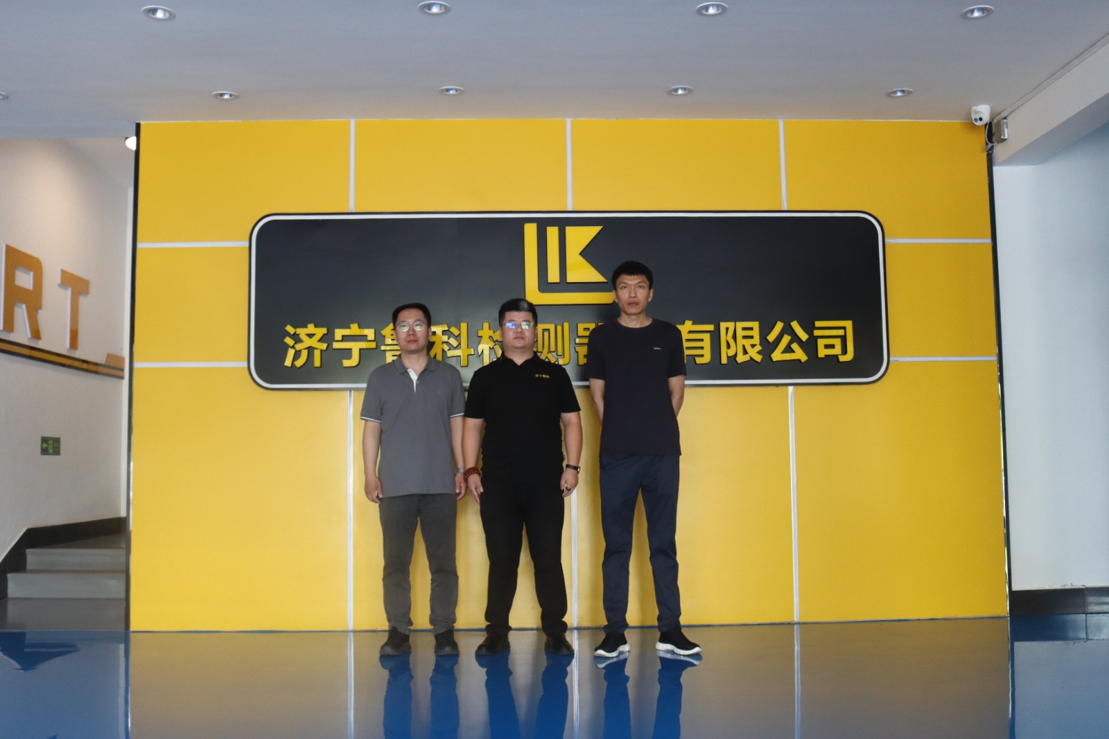 亚洲精品久久一区二区三区