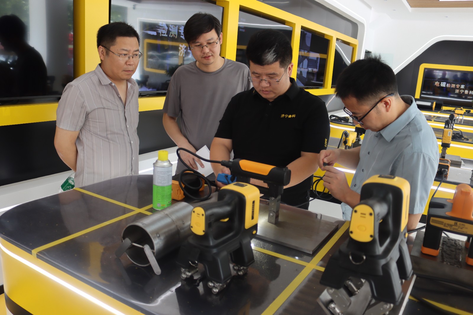 亚洲精品久久一区二区三区