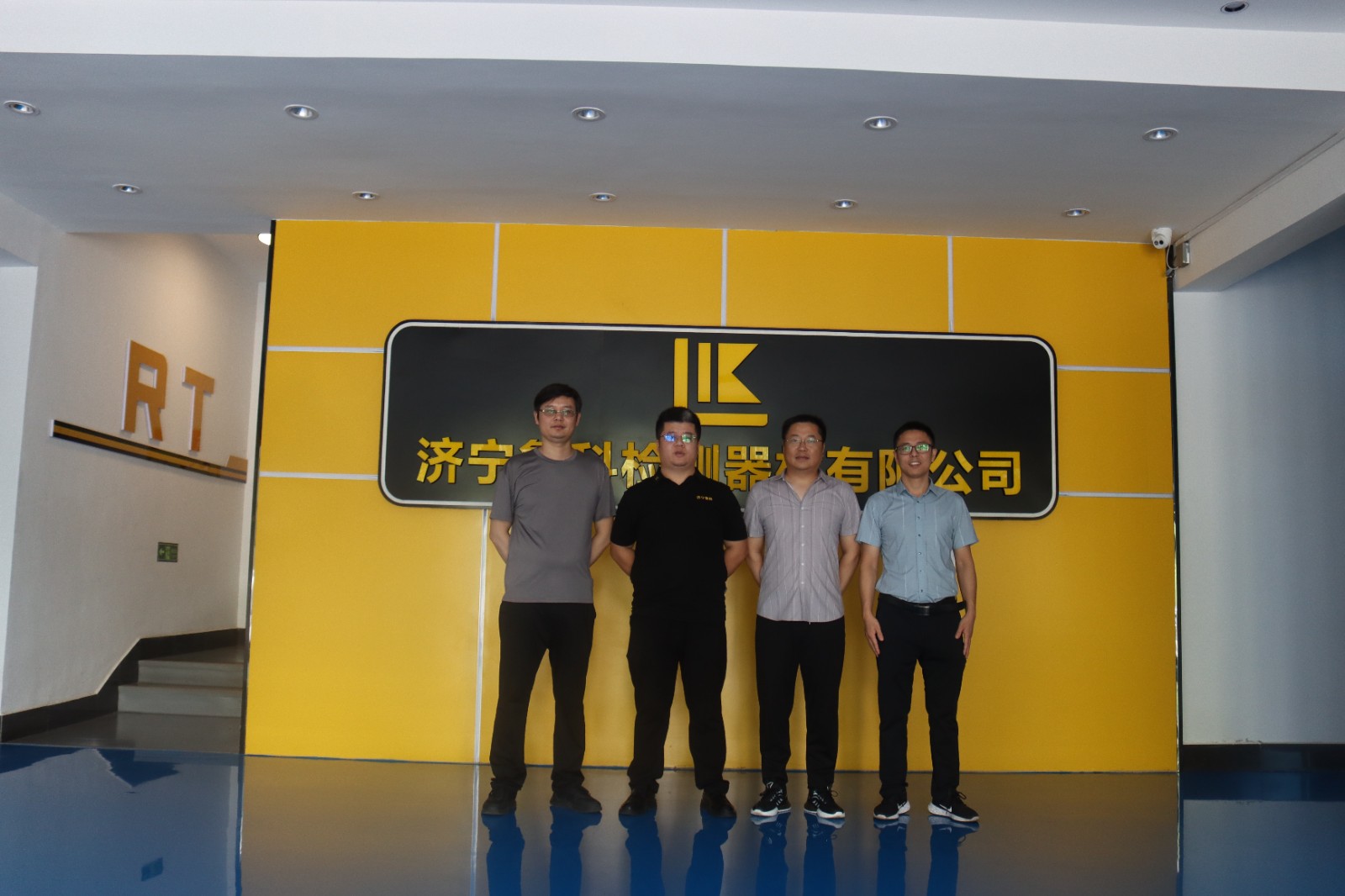 亚洲精品久久一区二区三区