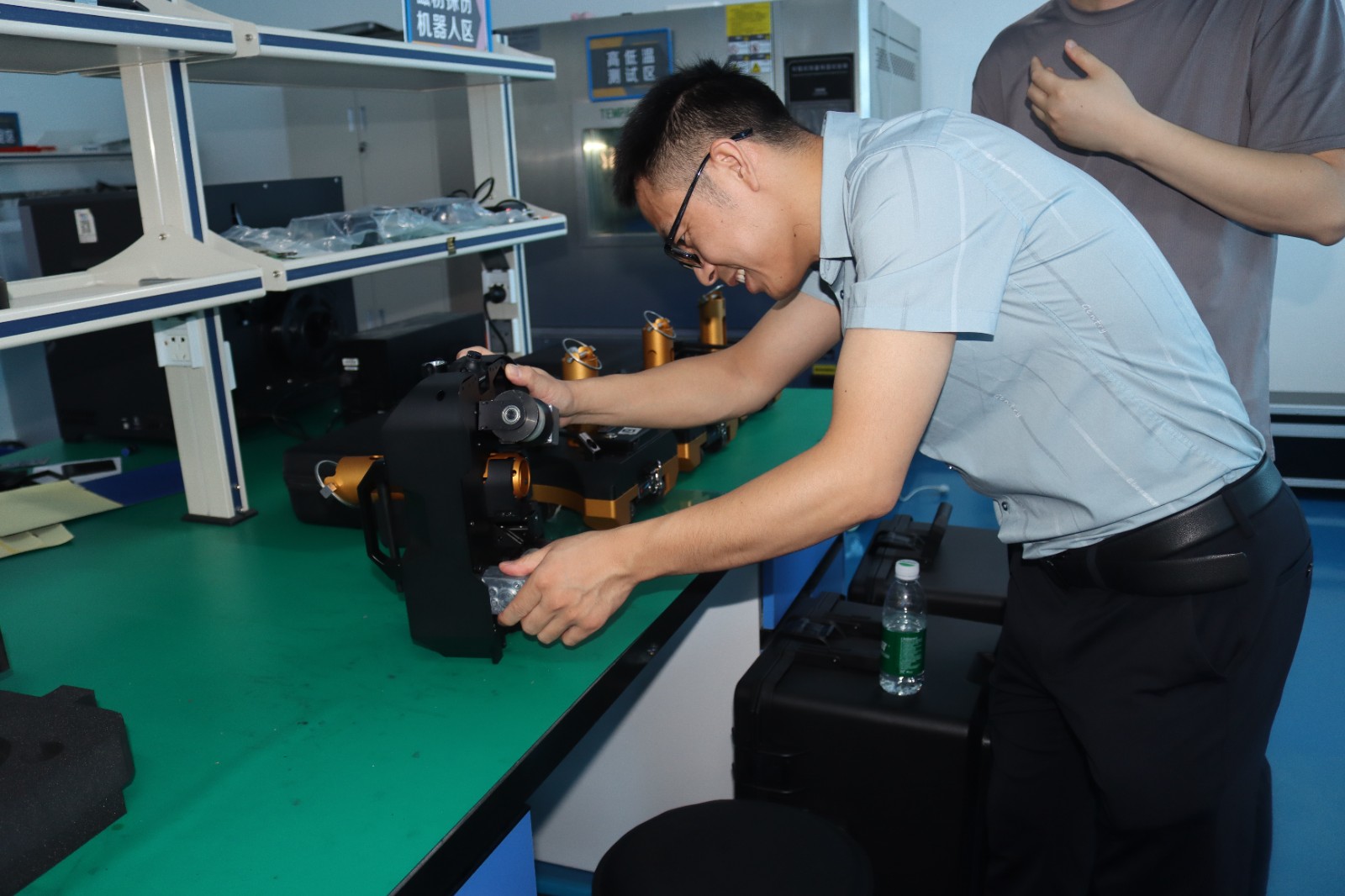 亚洲精品久久一区二区三区