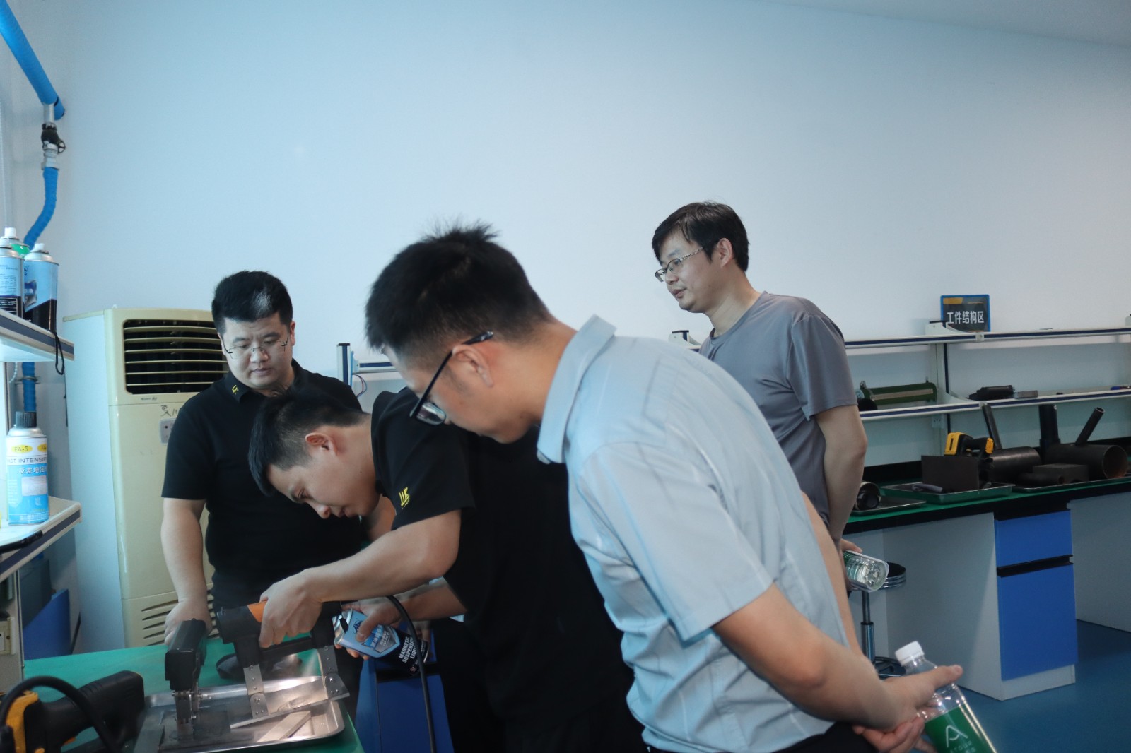 亚洲精品久久一区二区三区