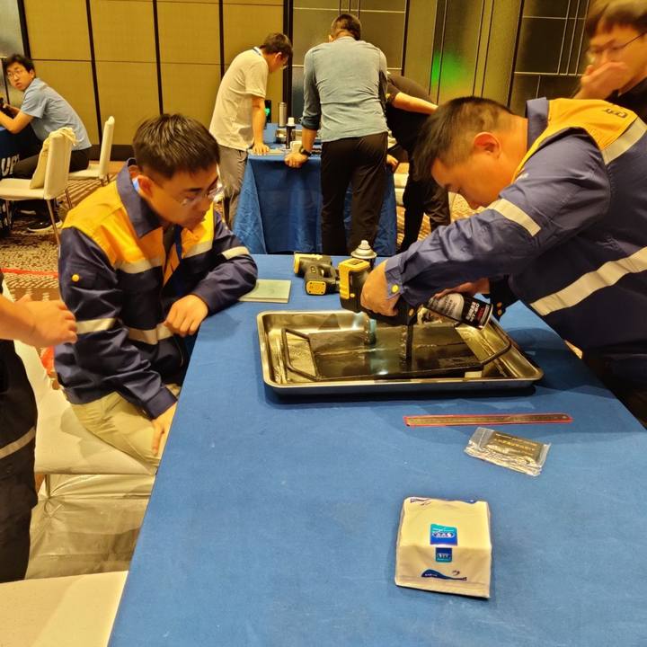 亚洲精品久久一区二区三区