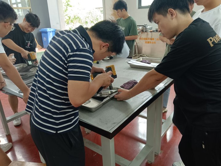 亚洲精品久久一区二区三区