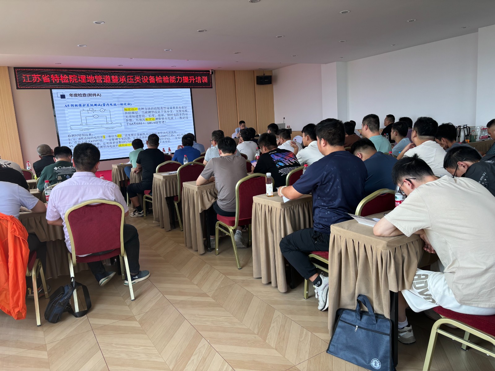 亚洲精品久久一区二区三区