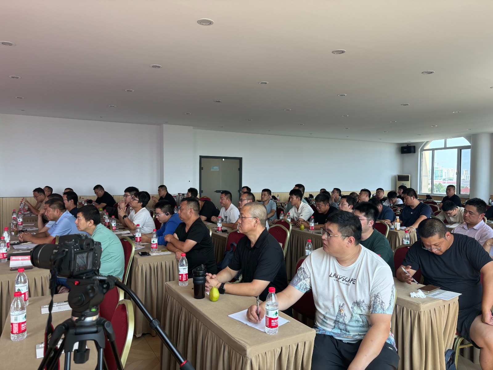 亚洲精品久久一区二区三区