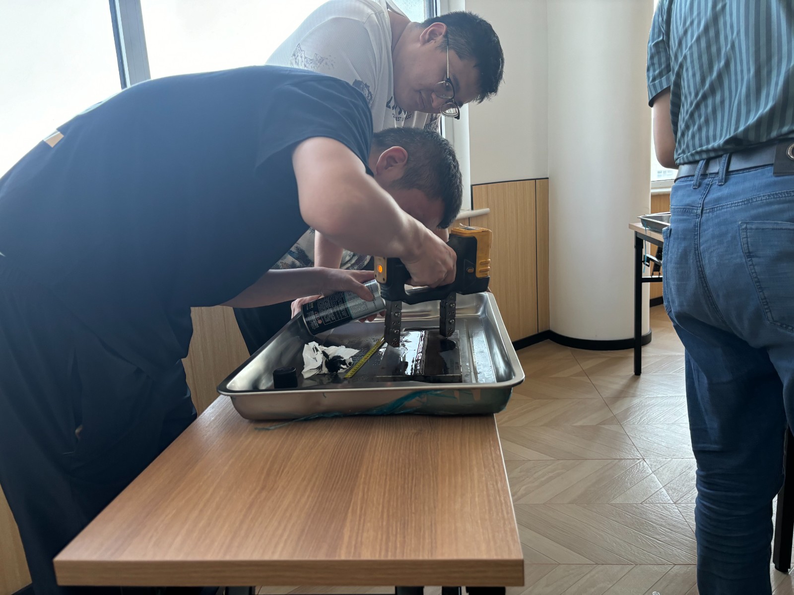 亚洲精品久久一区二区三区