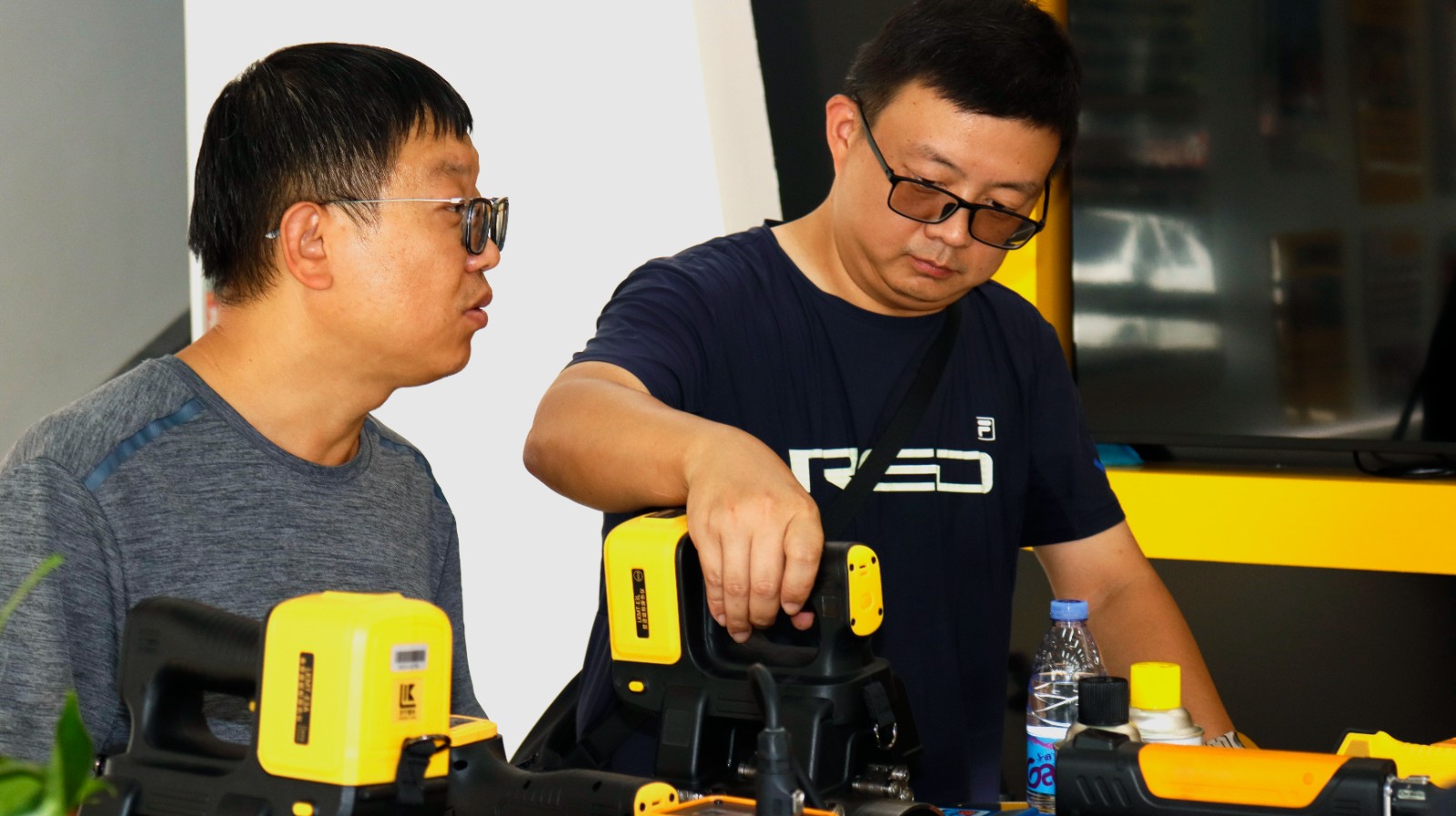 亚洲精品久久一区二区三区