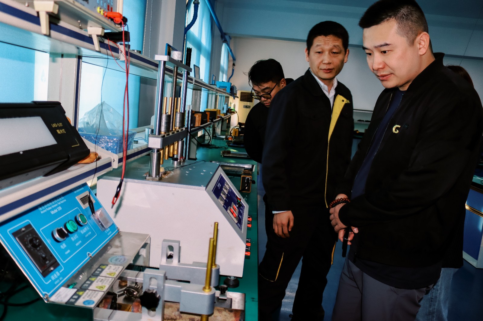 亚洲精品久久一区二区三区