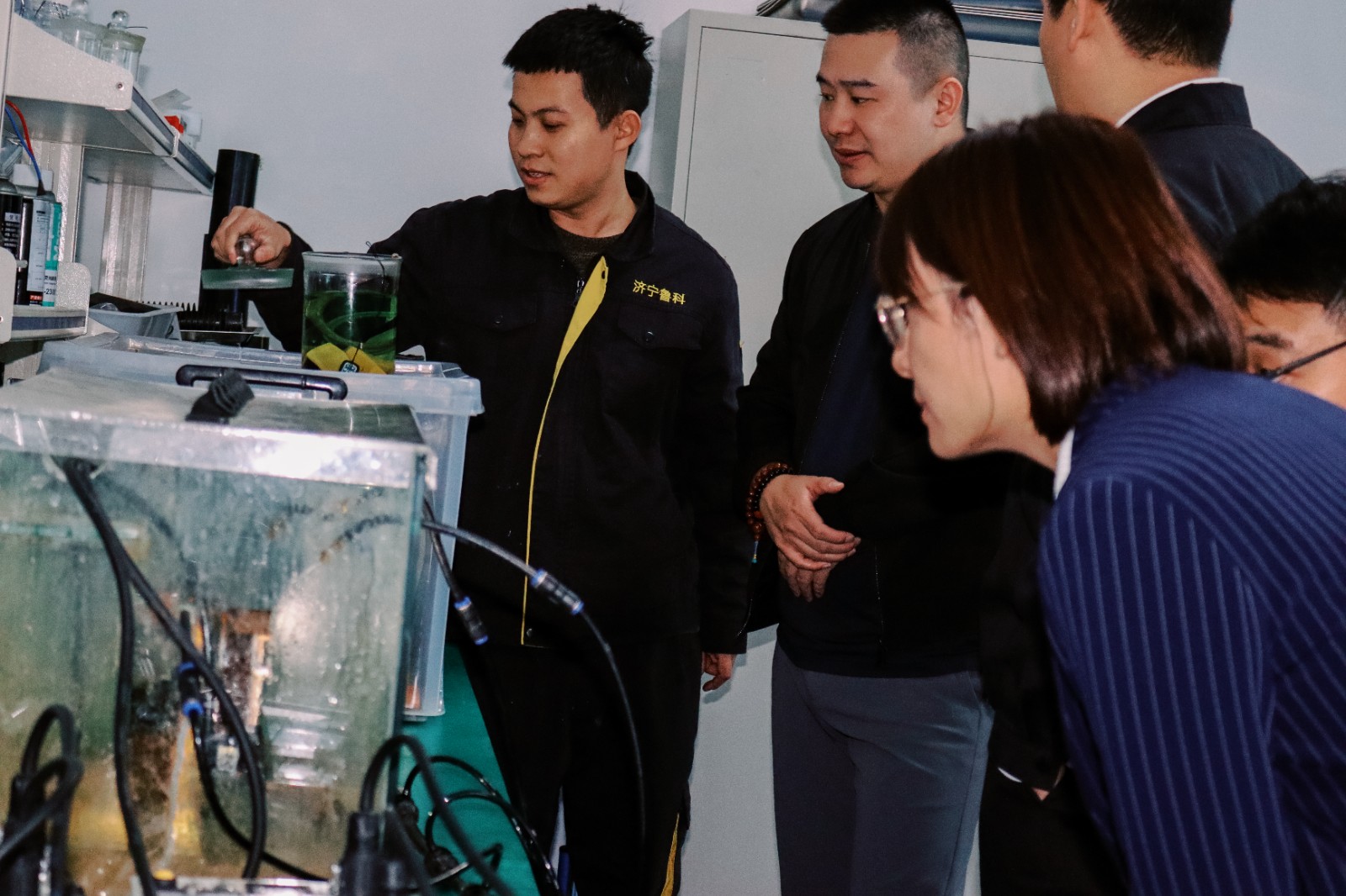 亚洲精品久久一区二区三区