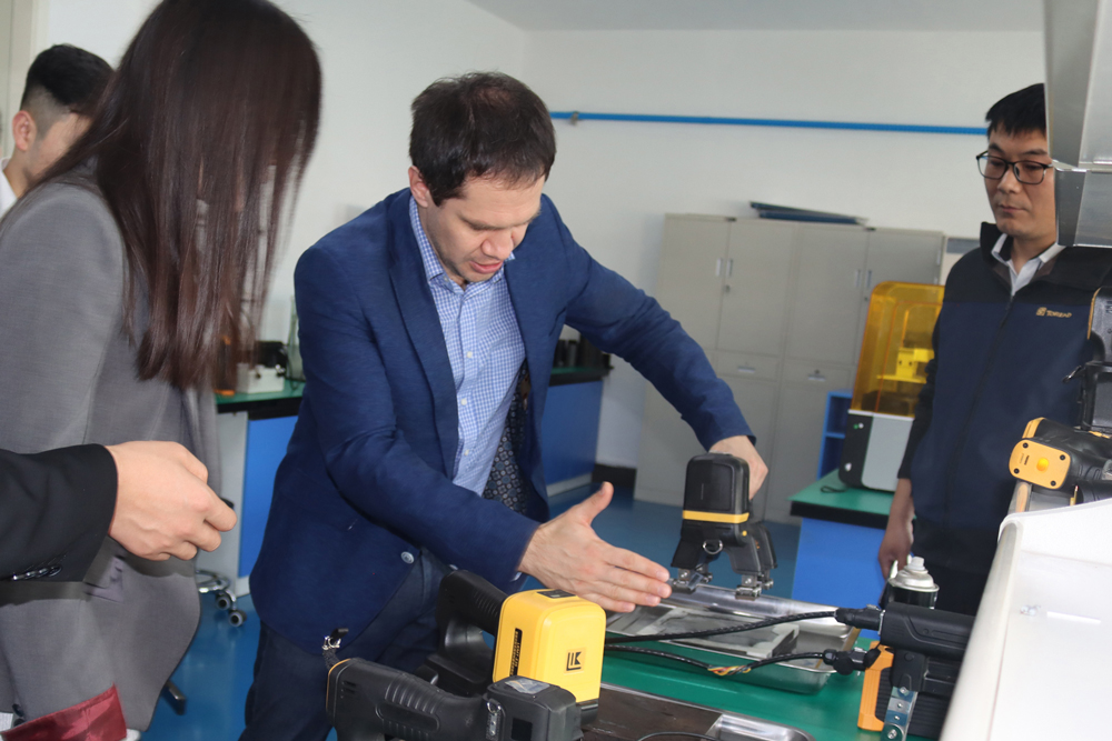 亚洲精品久久一区二区三区