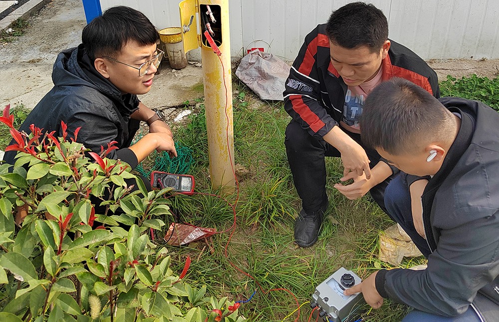 亚洲精品久久一区二区三区