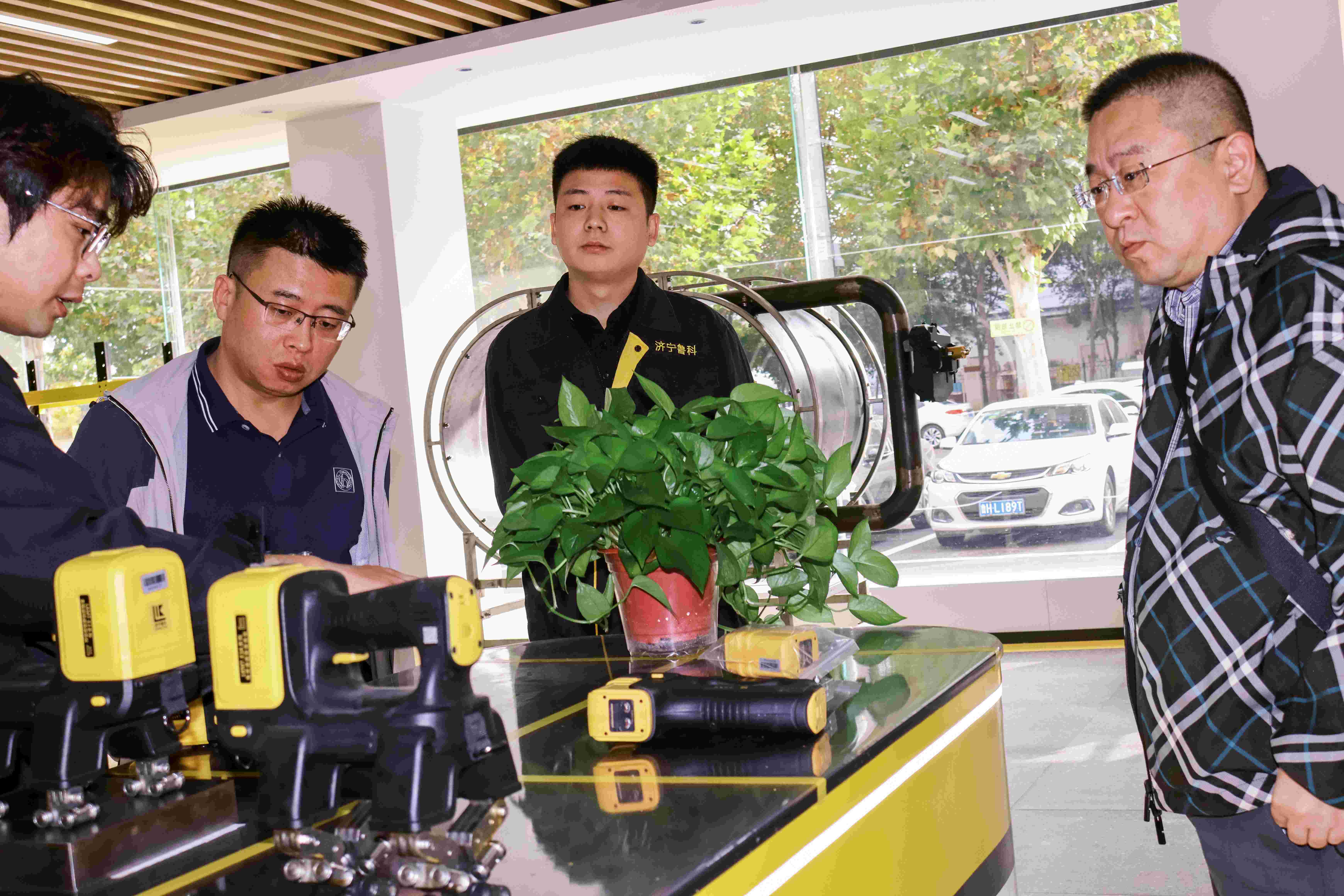 亚洲精品久久一区二区三区