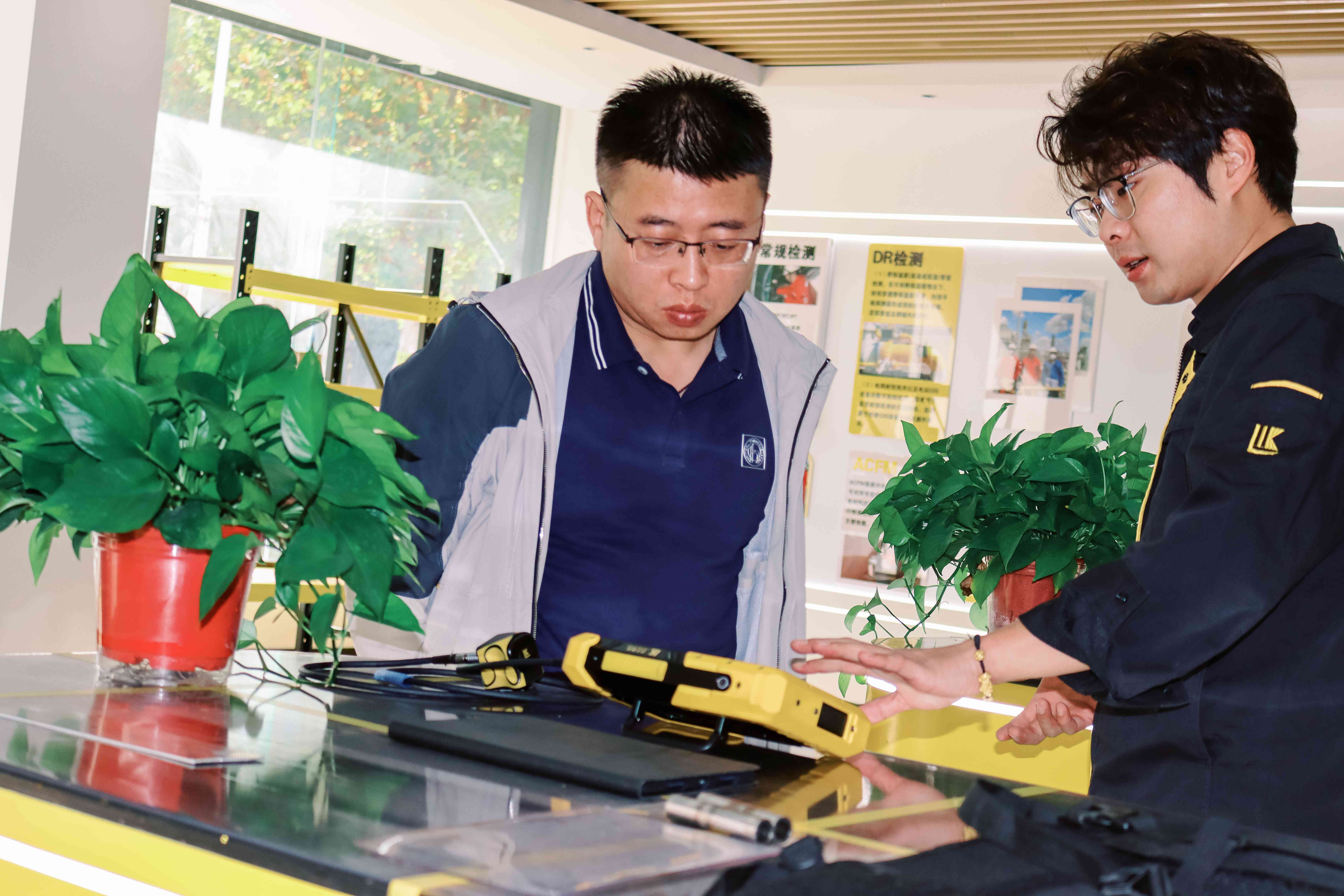 亚洲精品久久一区二区三区