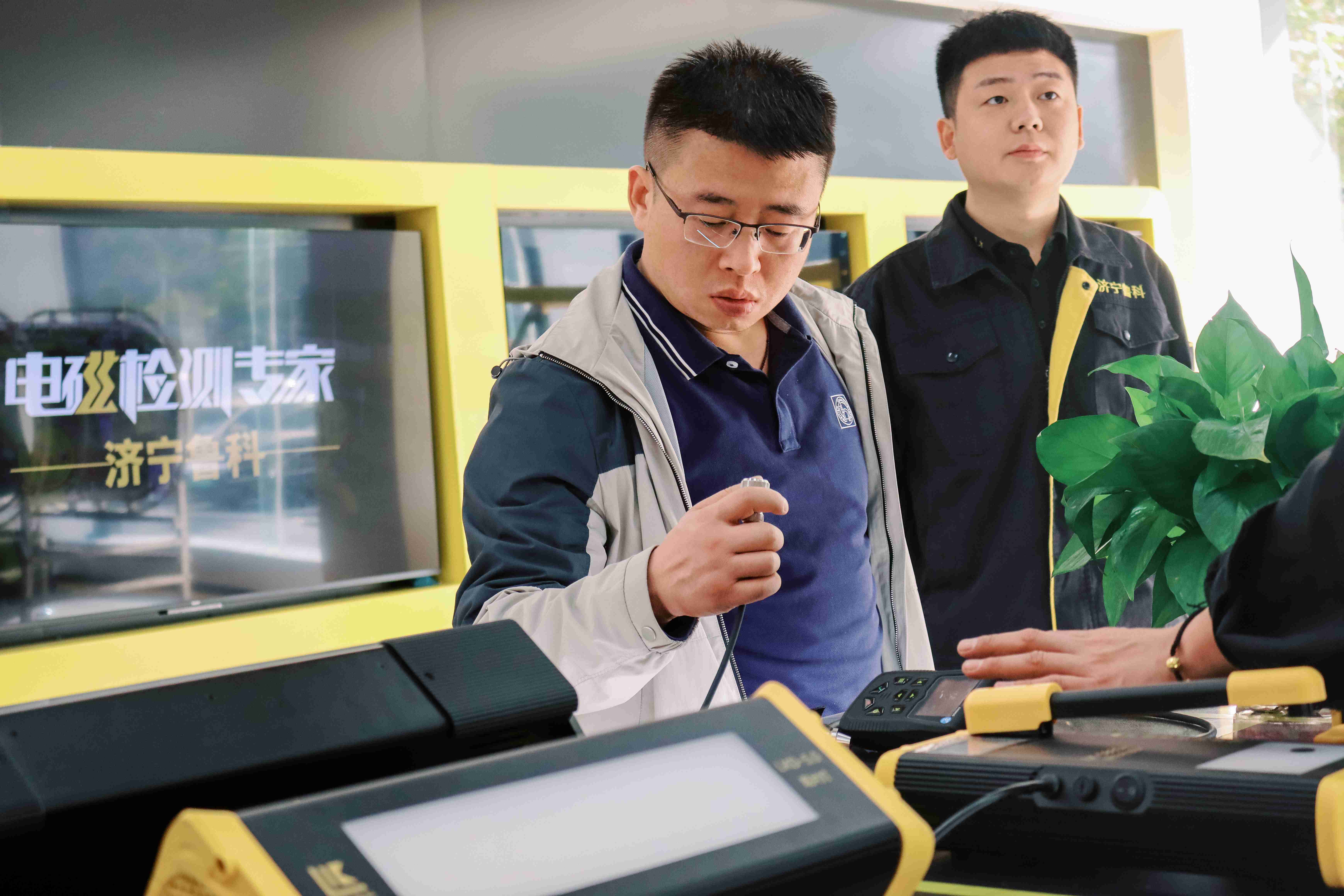 亚洲精品久久一区二区三区