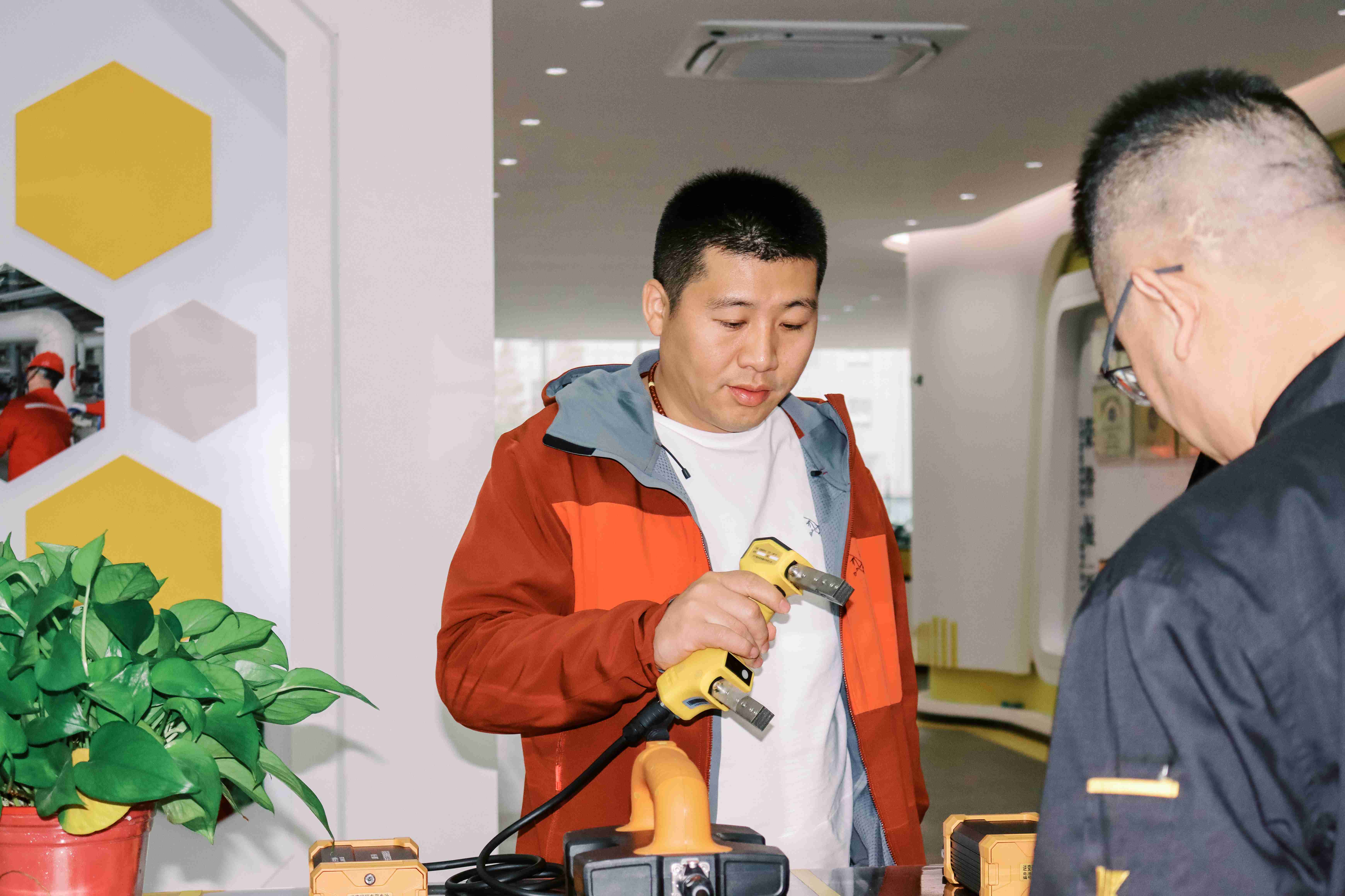 亚洲精品久久一区二区三区